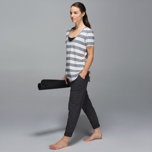 Lululemon Stress Less Pleated Pull On Pants